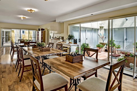 Bundanoon Lodge - Australian Directory 30