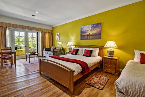 Bundanoon Lodge - Australian Directory 42