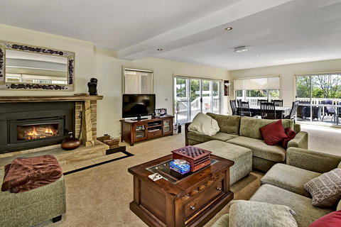 Bundanoon Lodge - Australian Directory 32