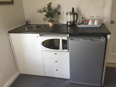 Bundanoon Lodge - Australian Directory 39