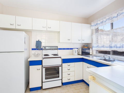 Aquarius 9 - Australian Directory 8