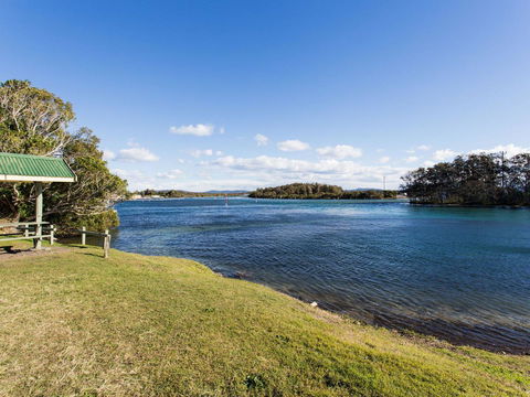 Aquarius 9 - Australian Directory 7