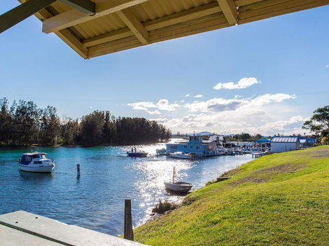 Aquarius 9 - Australian Directory 6