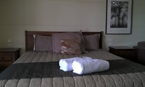 Balranald Club Motel - Australian Directory 7