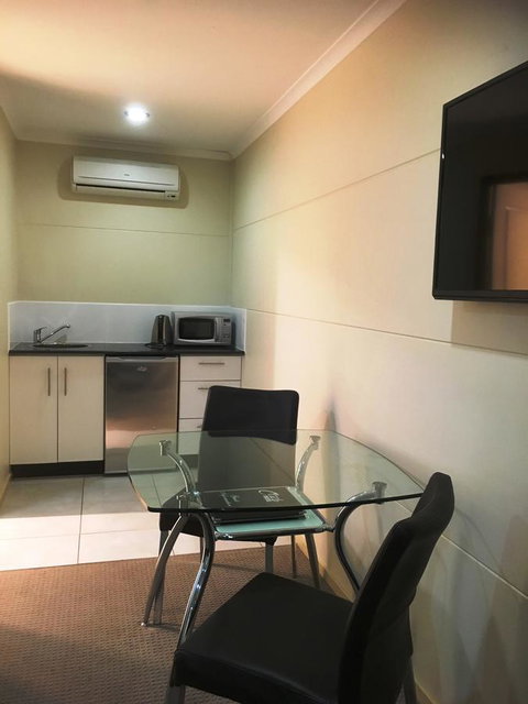 Balranald Club Motel - Australian Directory 9