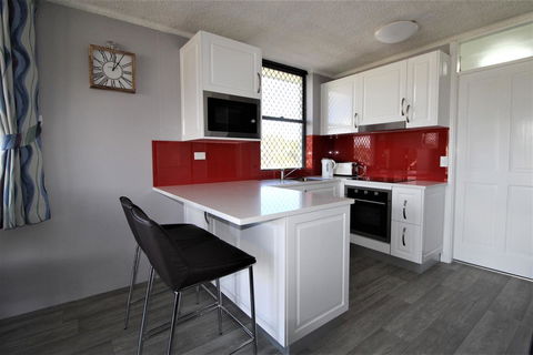Beachfront 3, 25 Willow Street - Australian Directory 5