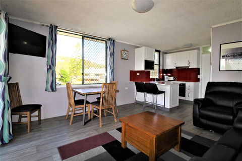 Beachfront 3, 25 Willow Street - Australian Directory 1