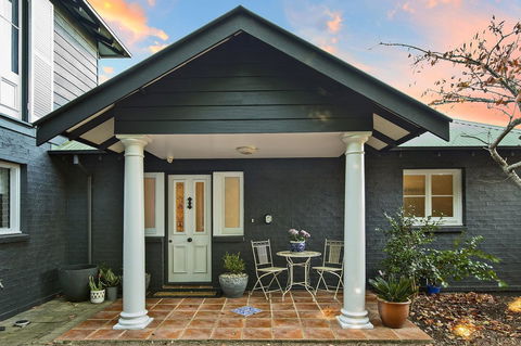 Mountainside B & B - Australian Directory 20