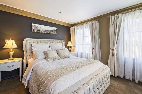 Mountainside B & B - Australian Directory 18