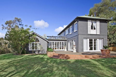 Mountainside B & B - Australian Directory 11