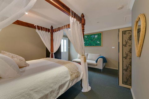 Mountainside B & B - Australian Directory 29