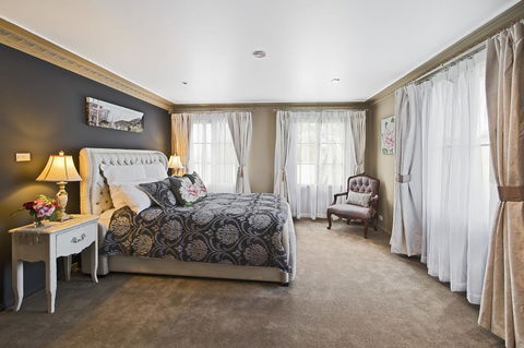 Mountainside B & B - Australian Directory 21