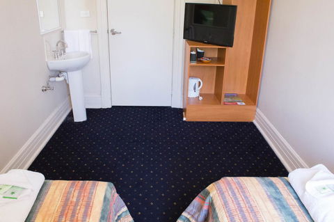 Gardners Inn Hotel - Australian Directory 17