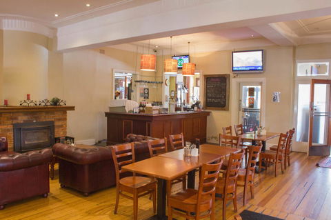 Gardners Inn Hotel - Australian Directory 9