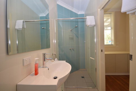 The Old Saddlery - Australian Directory 4