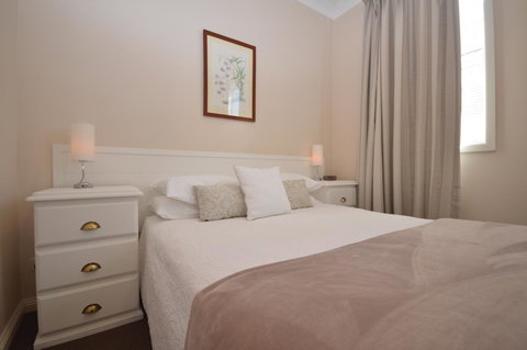 The Old Saddlery - Australian Directory 7