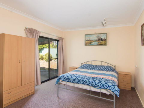 11 Peel Street - Australian Directory 8