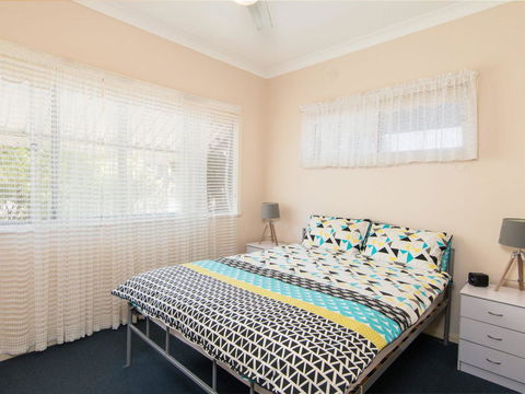 11 Peel Street - Australian Directory 11