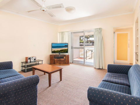 11 Peel Street - Australian Directory 6