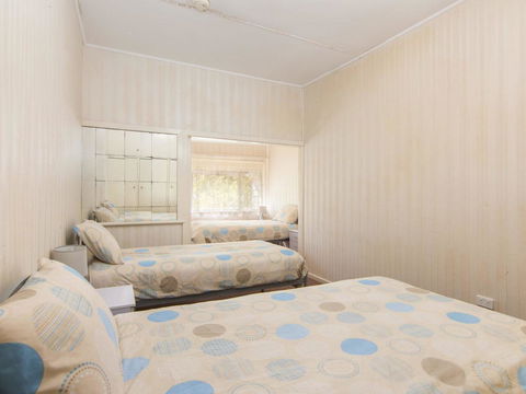 11 Peel Street - Australian Directory 2