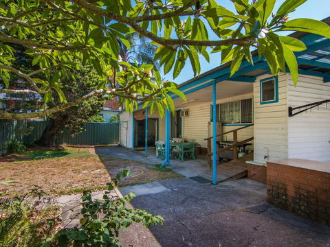 11 Peel Street - Australian Directory 4