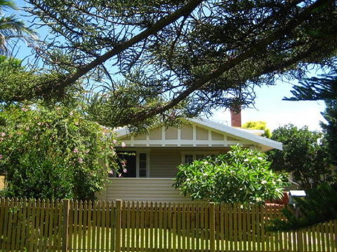On Carlyle At Byron Bay - Australian Directory 6
