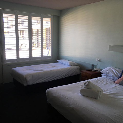 Panorama Bathurst - Australian Directory 37