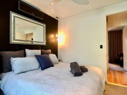 3 Storey Home Close Walk To Fox Studios SCG & City - Australian Directory 20