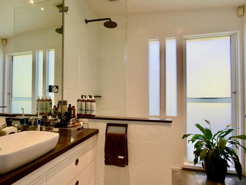 3 Storey Home Close Walk To Fox Studios SCG & City - Australian Directory 11