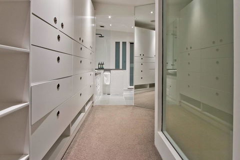 3 Storey Home Close Walk To Fox Studios SCG & City - Australian Directory 3