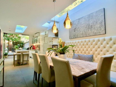3 Storey Home Close Walk To Fox Studios SCG & City - Australian Directory 0