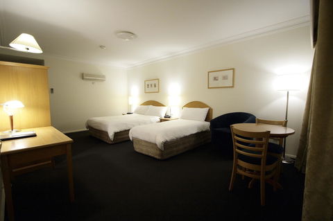 Carlyle Suites & Apartments - Australian Directory 6