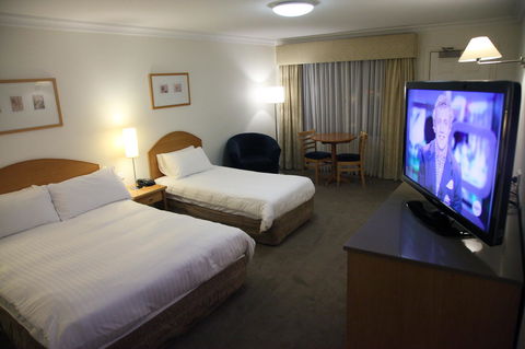 Carlyle Suites & Apartments - Australian Directory 20