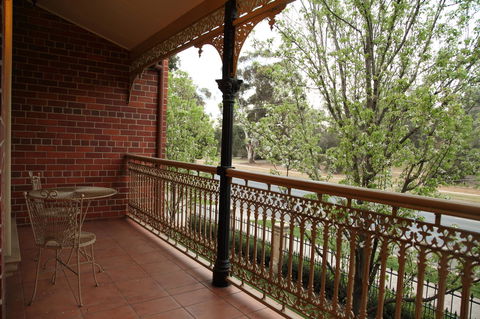 Carlyle Suites & Apartments - Australian Directory 16