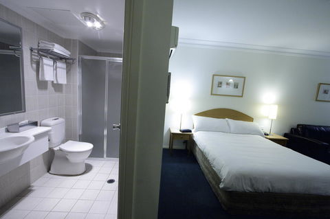 Carlyle Suites & Apartments - Australian Directory 9