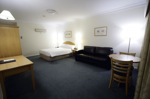 Carlyle Suites & Apartments - Australian Directory 8