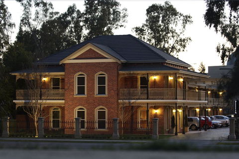 Carlyle Suites & Apartments - Australian Directory 0