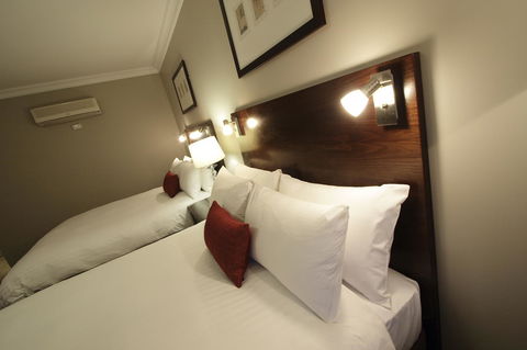 Carlyle Suites & Apartments - Australian Directory 14