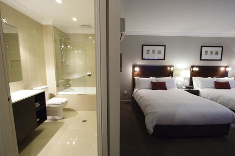 Carlyle Suites & Apartments - Australian Directory 12
