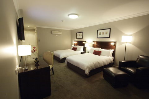 Carlyle Suites & Apartments - Australian Directory 11