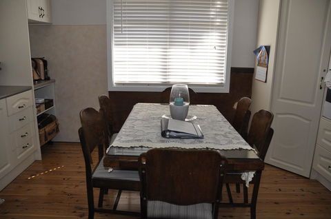 Caledonia Cottage - Australian Directory 13
