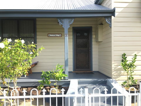 Caledonia Cottage - Australian Directory 6