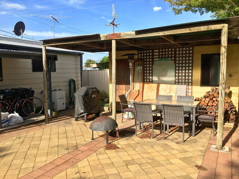 Caledonia Cottage - Australian Directory 26