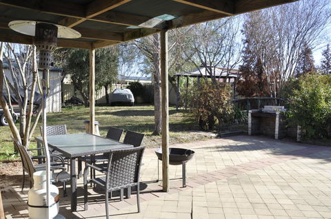 Caledonia Cottage - Australian Directory 1