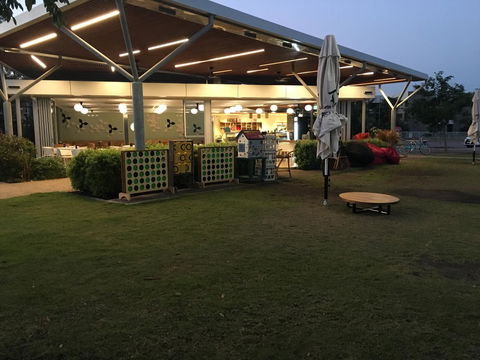 Nightcliff Foreshore Getaway - McKay Gardens - Australian Directory 23