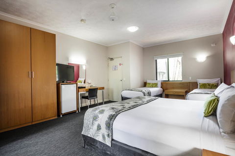 Mercure Darwin Airport Resort - Australian Directory 22