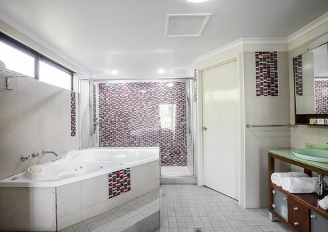Mercure Darwin Airport Resort - Australian Directory 11