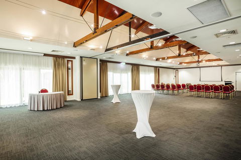 Mercure Darwin Airport Resort - Australian Directory 37