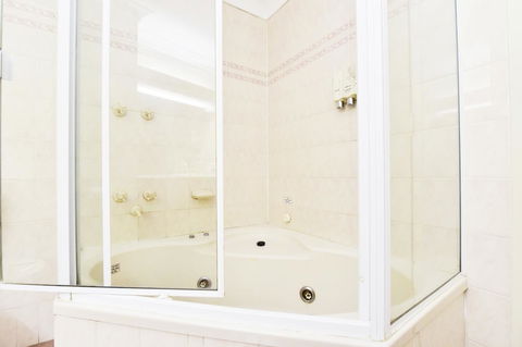 Diplomat Hotel Alice Springs - Australian Directory 28