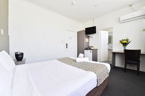 Diplomat Hotel Alice Springs - Australian Directory 38